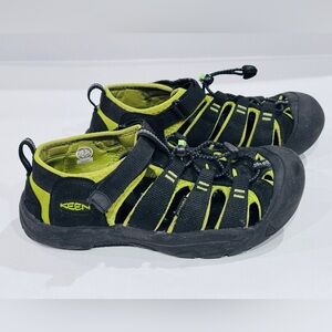 KEEN Newport H2 Big Kids Sandals Black Lime Green Size 5 Youth
